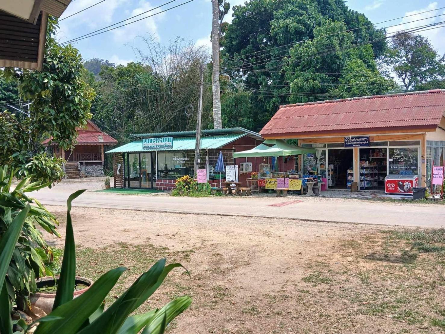 מלון Khao Sok National Park Bamboo House מראה חיצוני תמונה