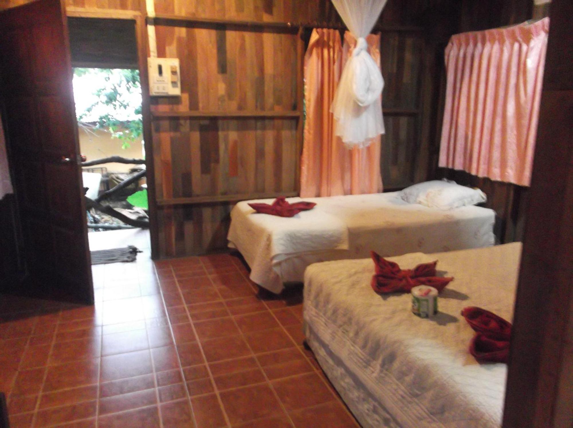מלון Khao Sok National Park Bamboo House מראה חיצוני תמונה
